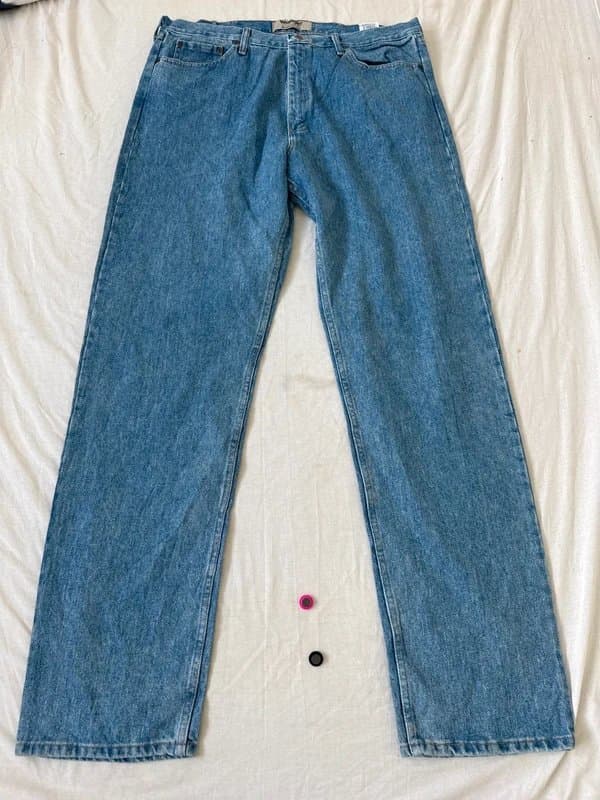 Wrangler Wrangler relaxed jeans 40W 36L brand new Wranglers (12966)