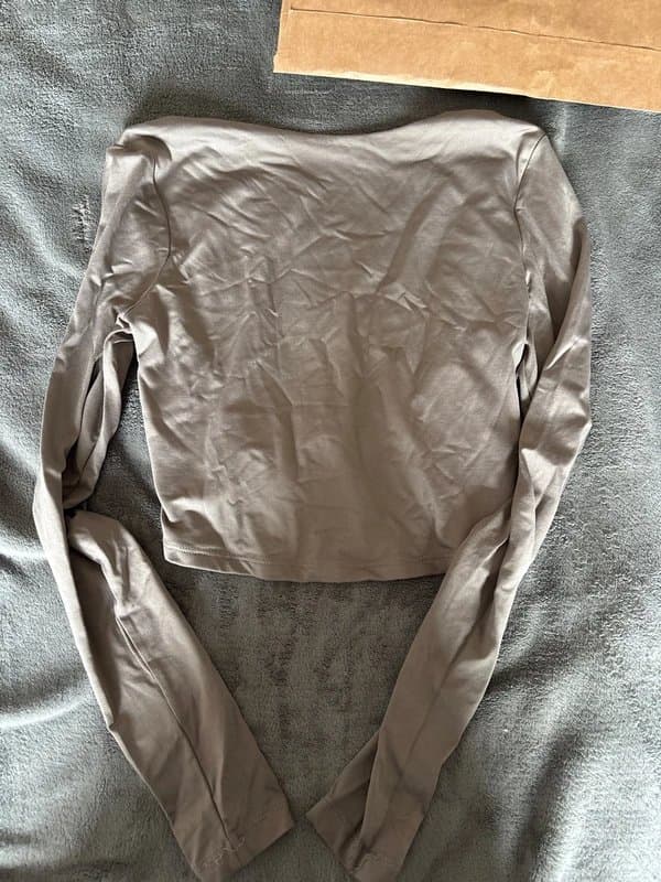 Bershka Bershka long sleeve taupe top small