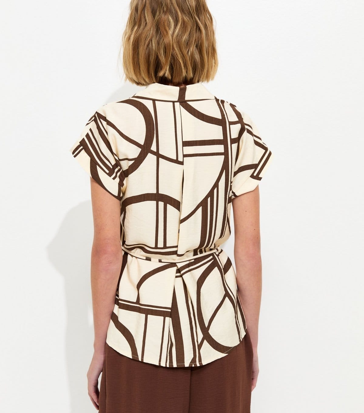 New Look Women's Brown Abstract Print Short Sleeve Shirt New Look - 4