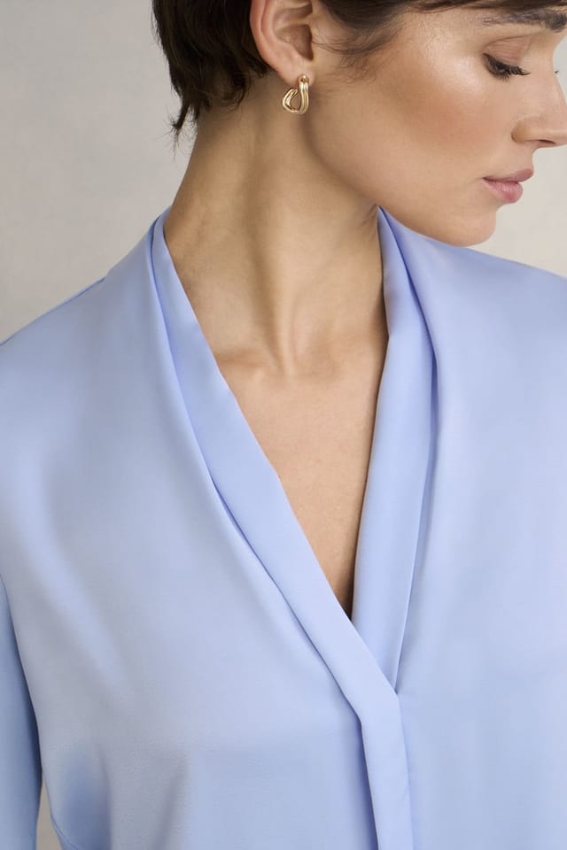 Hobbs London Hobbs London Women's Claire Long Sleeve V-Neck Blouse in Baby Blue - 3