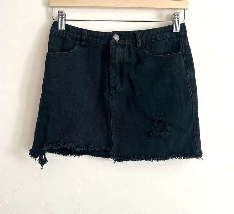 Elenza 🖤 Black Denim Distressed Mini Skirt Frayed Hem Y2K Grunge Festival UK 8-10