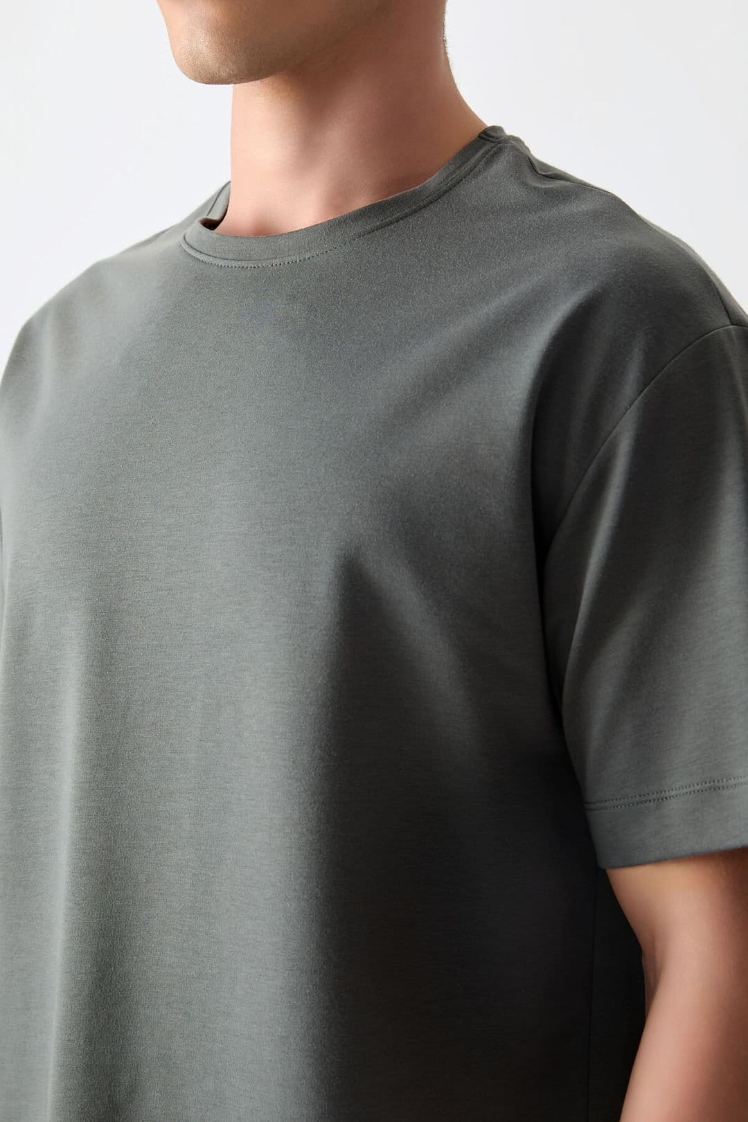 Tommy Life Tommy Life Men's Oversized Cotton Blend Crew Neck T-Shirt in Grey - 4
