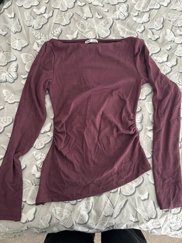 Bershka Bershka Asymmetric Ruched Long Sleeve Top in Deep Purple/maroon