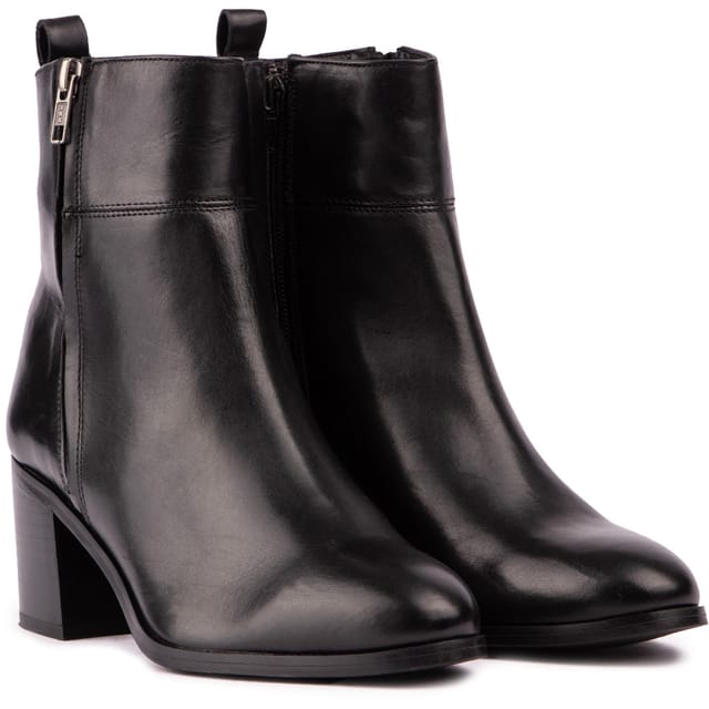 SOLE SOLE Women's Greer Zip Boots in Black - 3