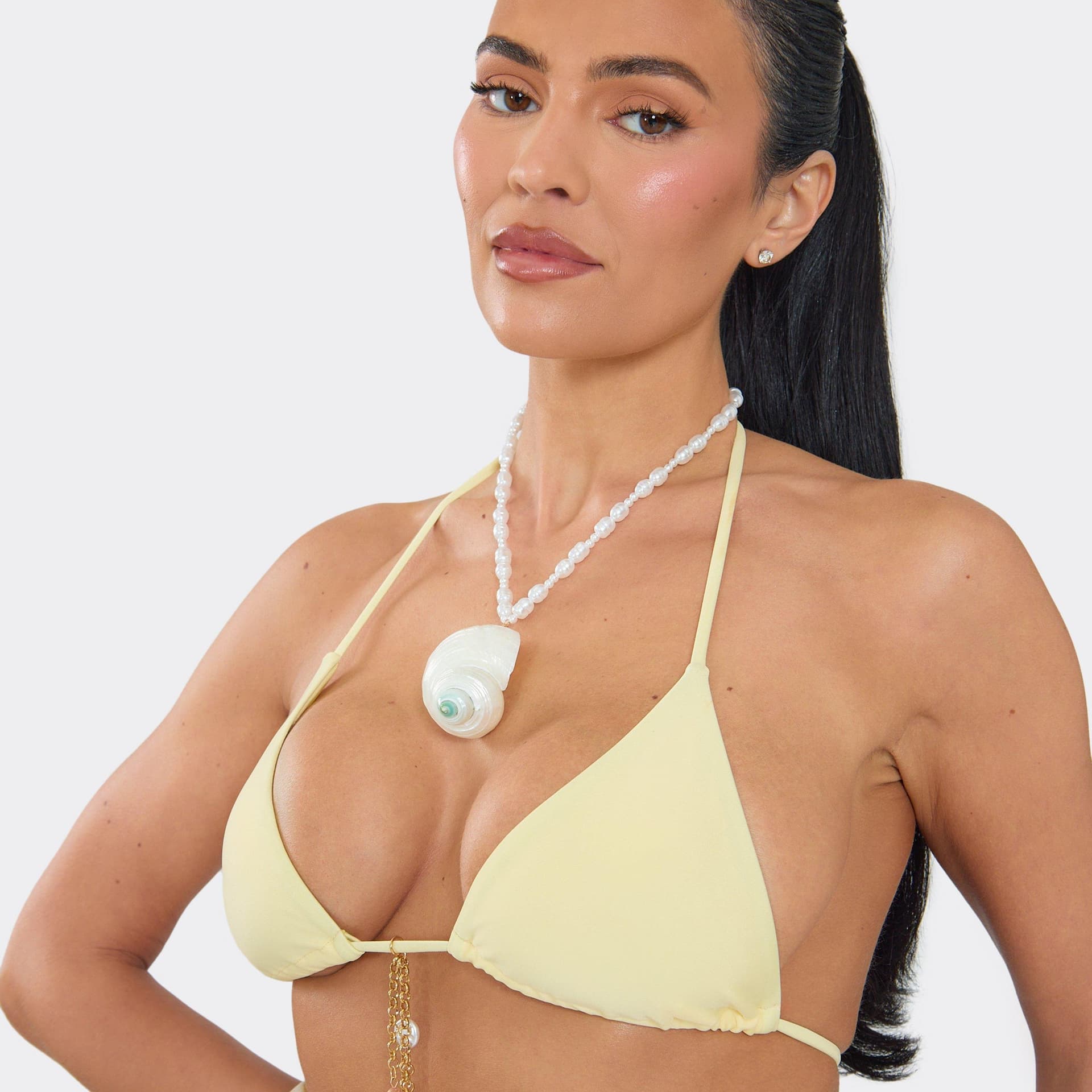EGO EGO Oversized Shell Pendant Pearl Necklace In White