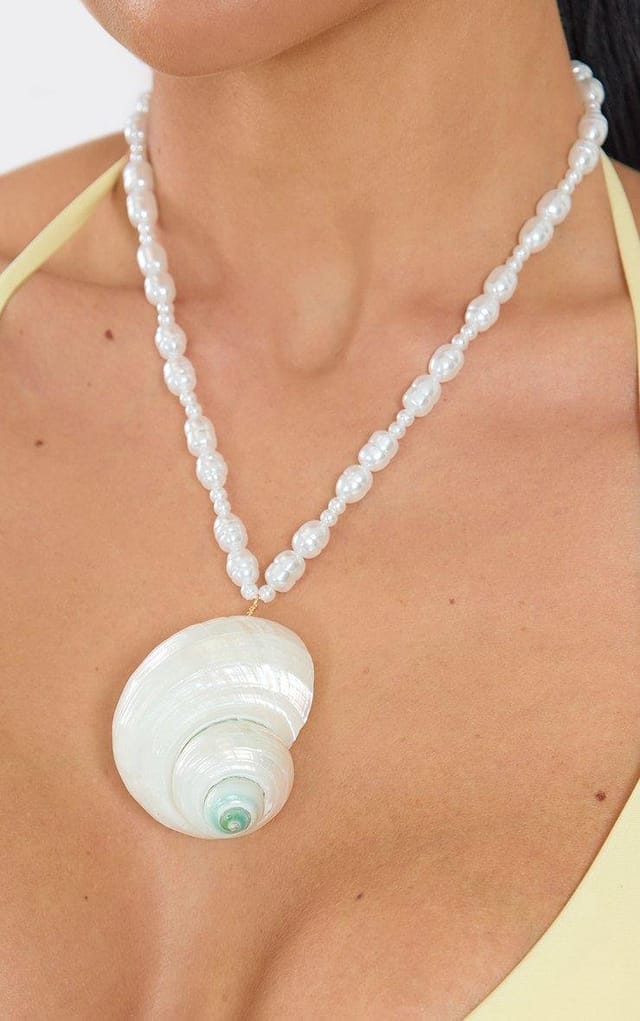 EGO Oversized Shell Pendant Pearl Necklace In White, Women's Size UK 0 - 2