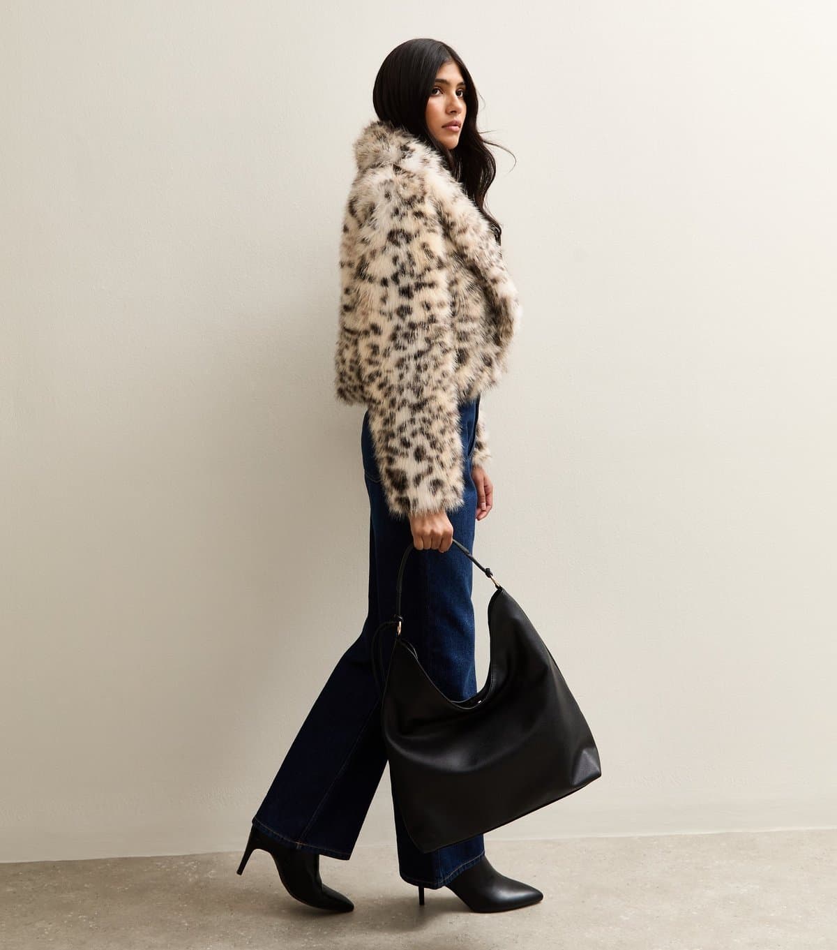 New Look Women's Brown Animal Print Faux Fur Cropped Jacket New Look