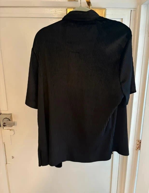 ASOS Design ASOS design black shirt L