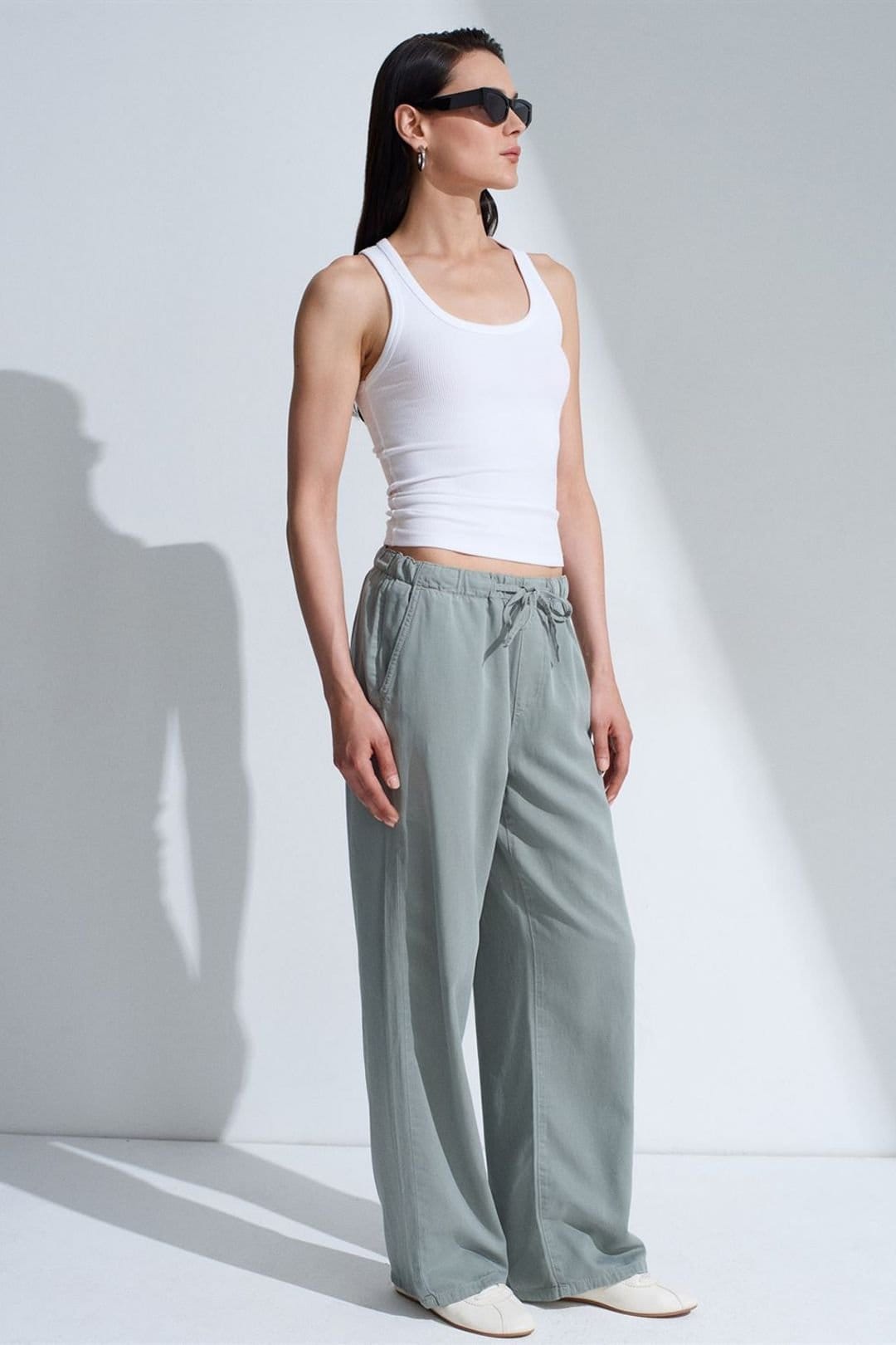Dilvin Dilvin Women's Mid-Waist Wide-Leg Denim Jeans in Green - 4
