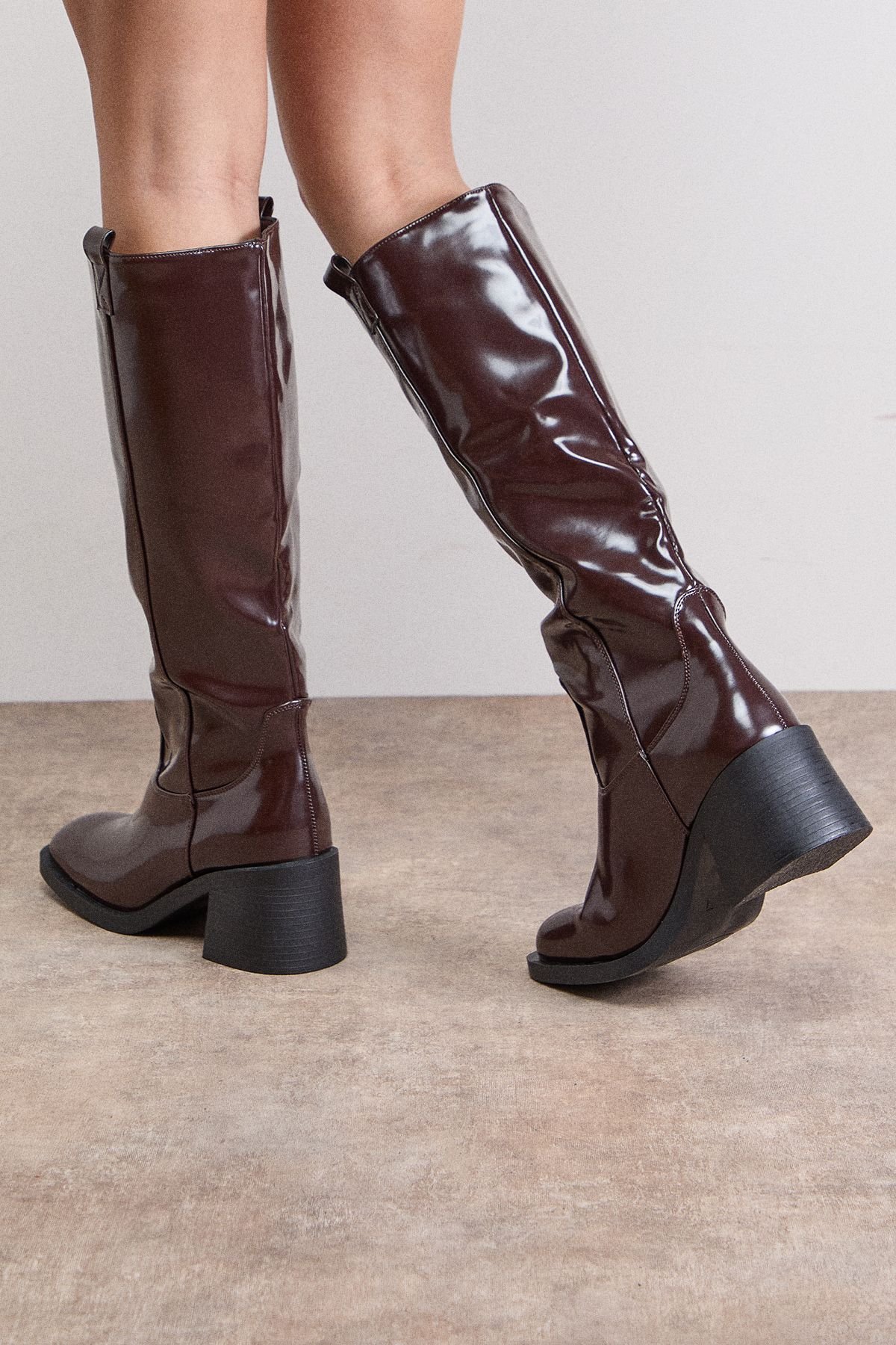 Oasis Oasis Women's Luna High Shine Faux Leather Gaucho Knee Boots in Burgundy - 4