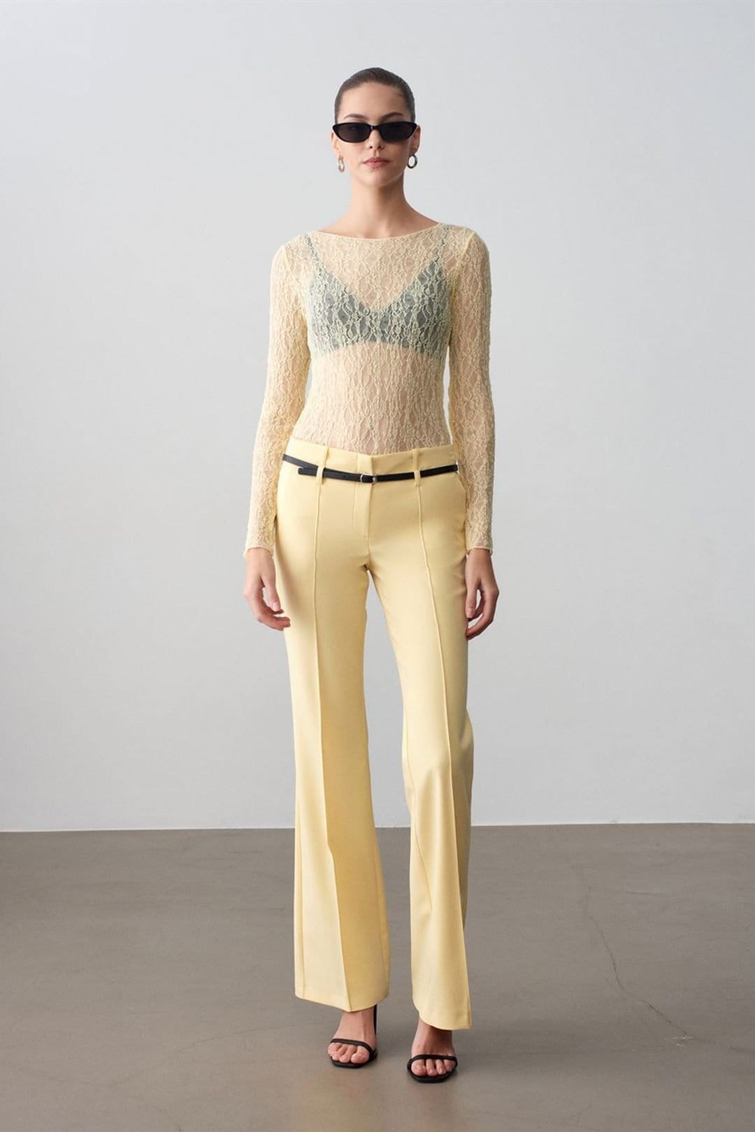 Dilvin Dilvin Women's Belted Straight-Leg Crepe Trousers in Lemon - 4
