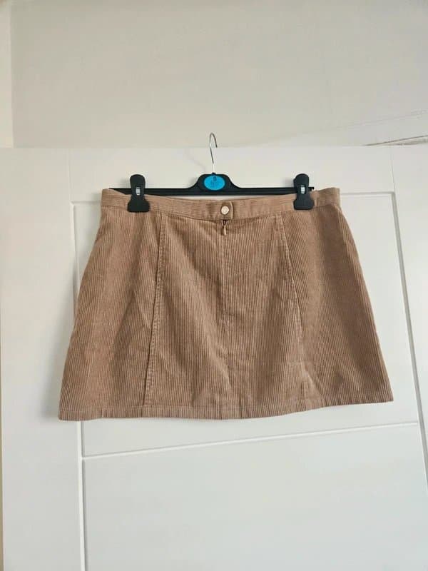 ASOS Asos design 14 cream beige cord skirt casual dressy smart winter day night out