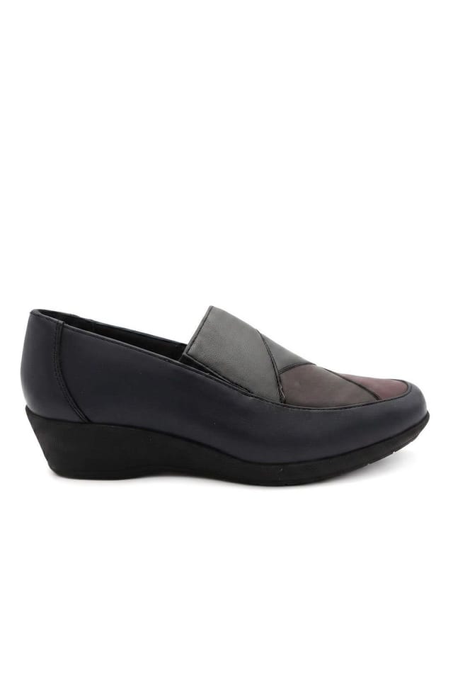 Pavers Pavers Women's Smart Leather Wedged Slip On Shoes in Navy - 2