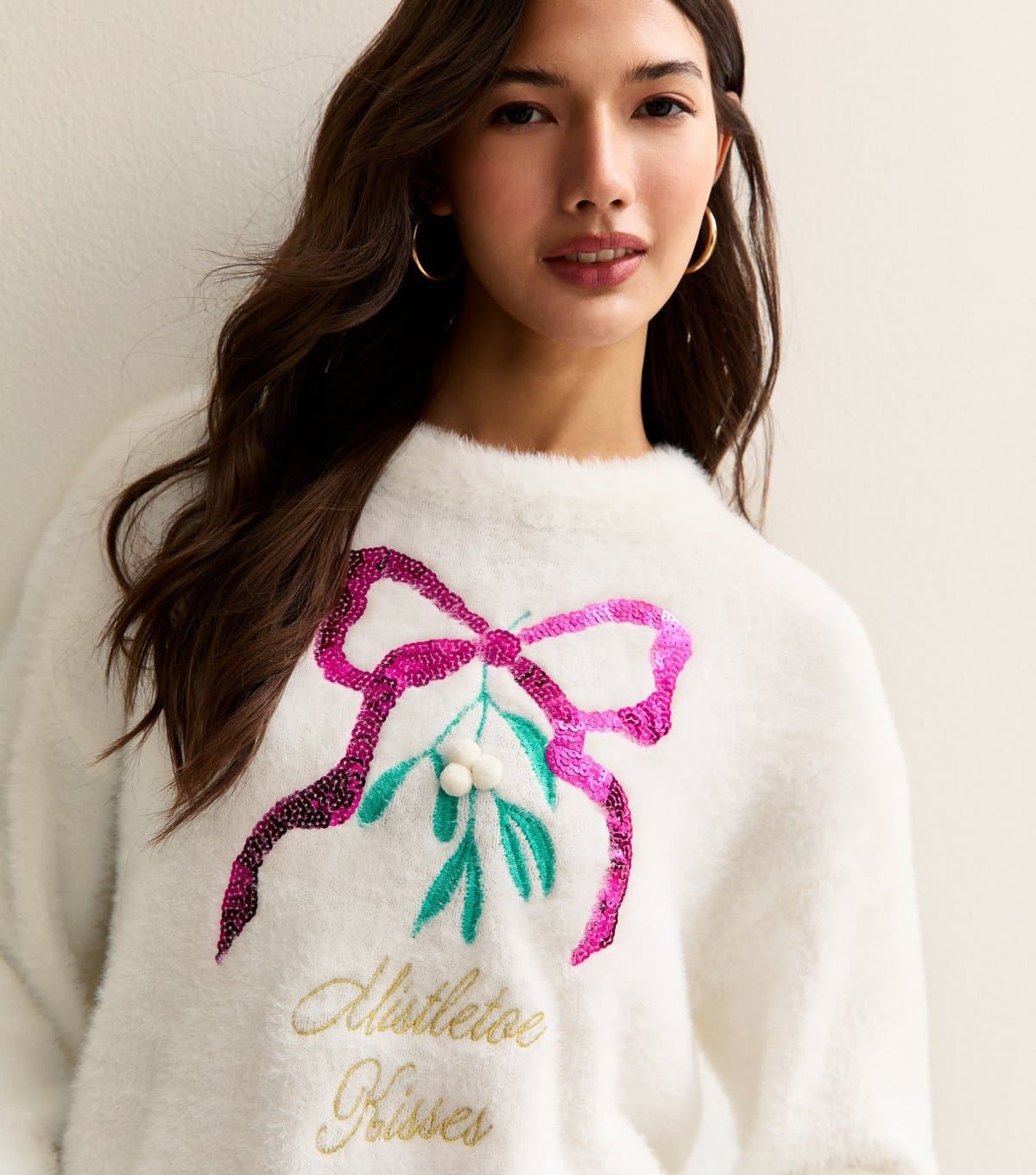 New Look Women's White Fluffy Embroidered Mistletoe Motif Jumper New Look