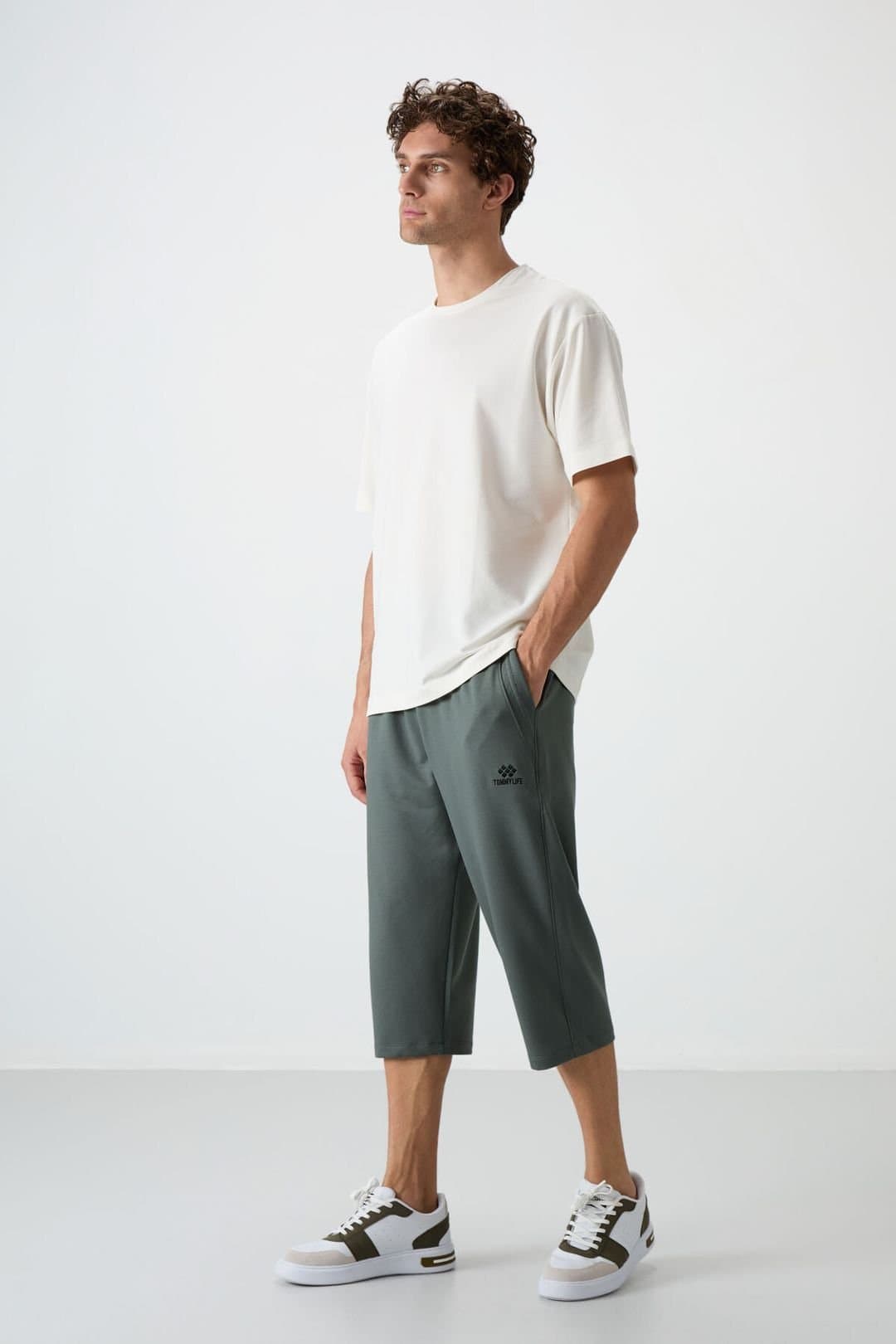 Tommy Life Tommy Life Men's Mid-waist Wide-leg Capri Shorts in Dark Grey