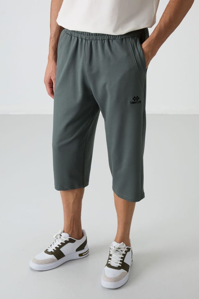 Tommy Life Tommy Life Men's Mid-waist Wide-leg Capri Shorts in Dark Grey - 2