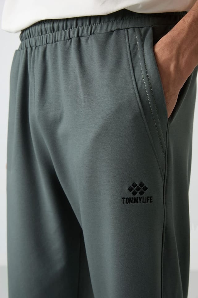 Tommy Life Tommy Life Men's Mid-waist Wide-leg Capri Shorts in Dark Grey - 3