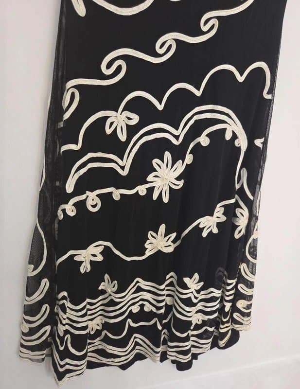 Phase Eight Ladies size 14 Phase Eight Black Sleeveless A-Line Dress applique embroidery