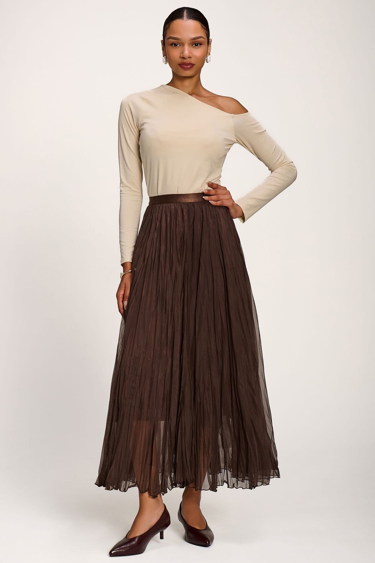 Jolie Moi Jolie Moi Women's Plain Crinkle Mesh Maxi Skirt in Dark Brown - 4