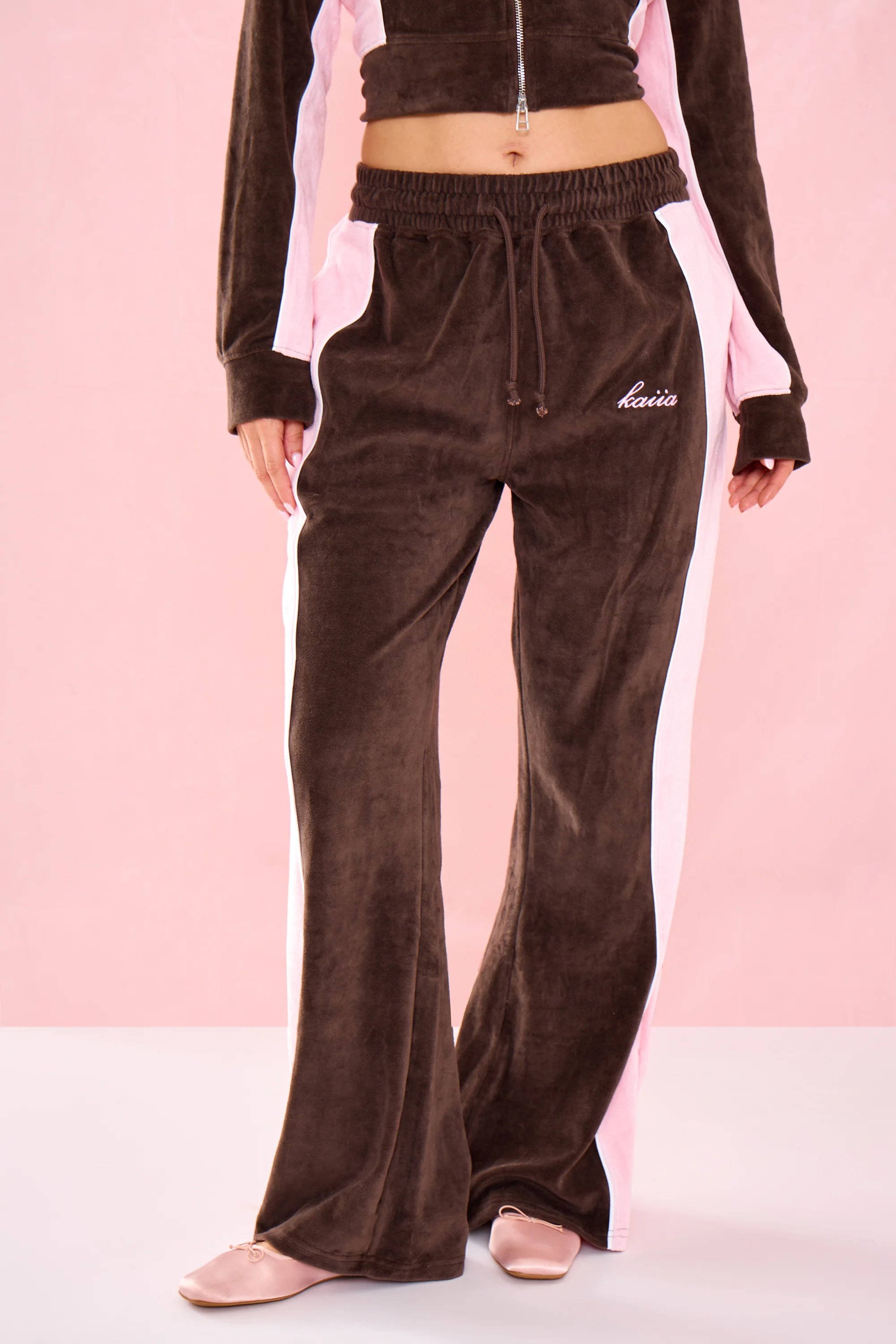 Kaiia Kaiia Mid Rise Straight Leg Velour Trousers Bitter Chocolate & Pink - 2