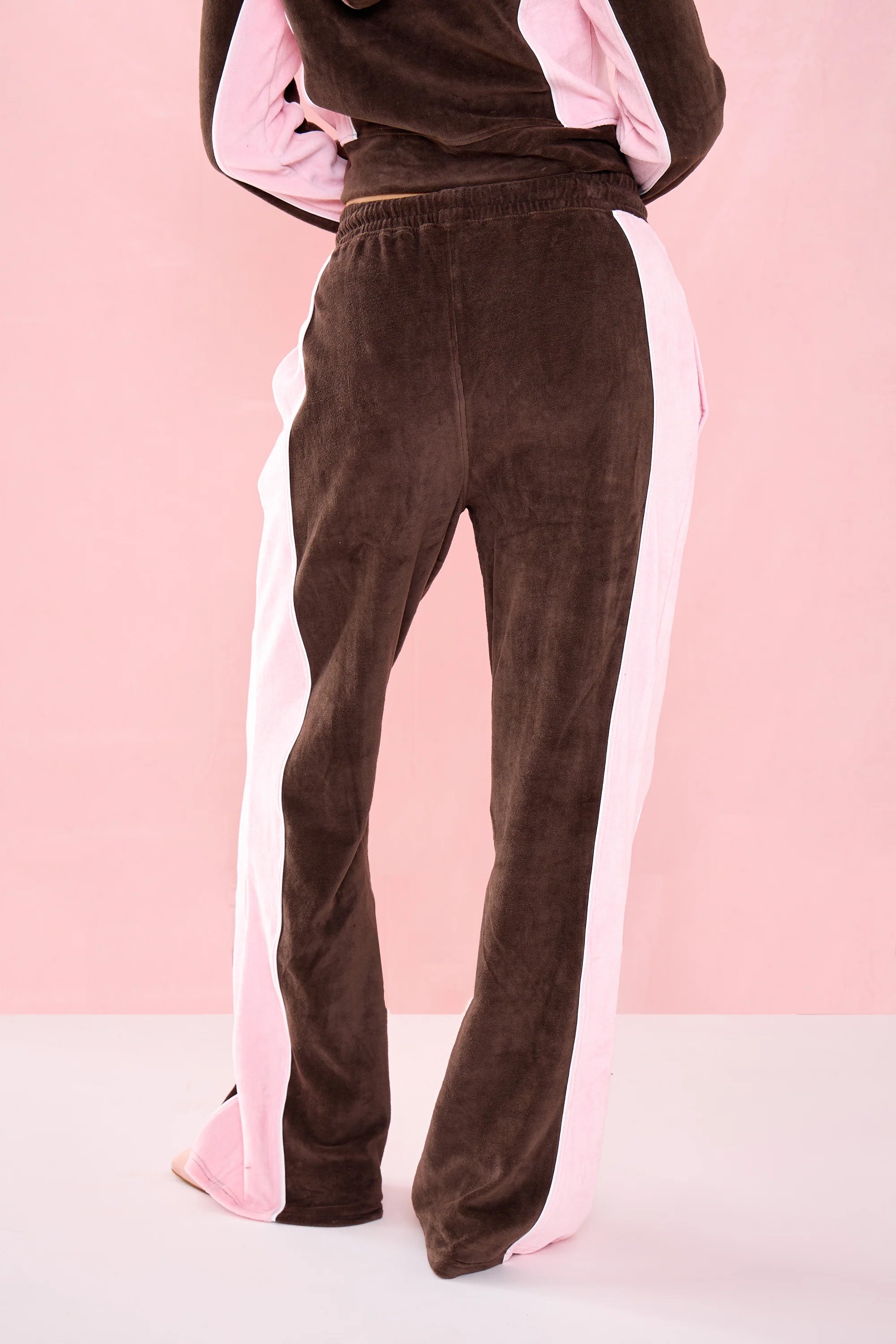 Kaiia Kaiia Mid Rise Straight Leg Velour Trousers Bitter Chocolate & Pink - 3