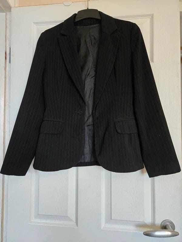 New Look Black pinstripe suit jacket / blazer size 10 New Look - 1