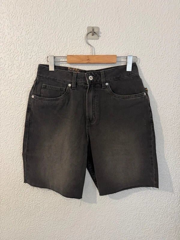 Vans Vans baggy shorts size 28W