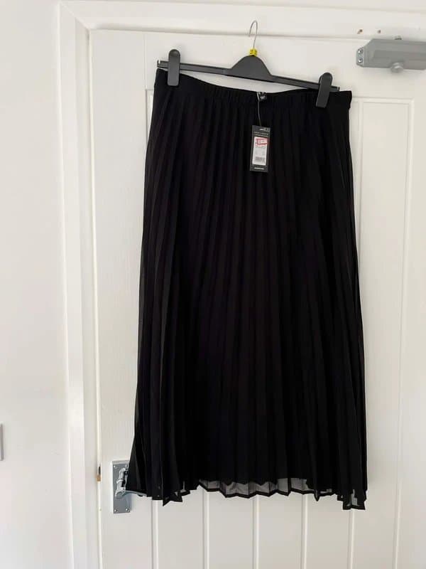 New Look New look black carrie chiffon pleated maxi skirt