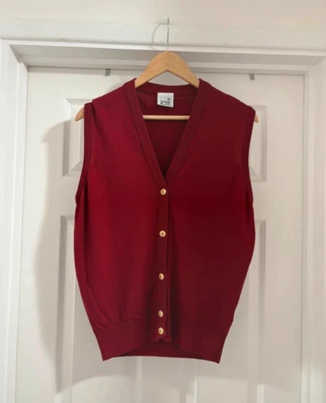 First Avenue Beautiful Women's Burgundy Vintage First Avenue 100% Wool Knitted Sweater Vest Top Waistcoat size 14