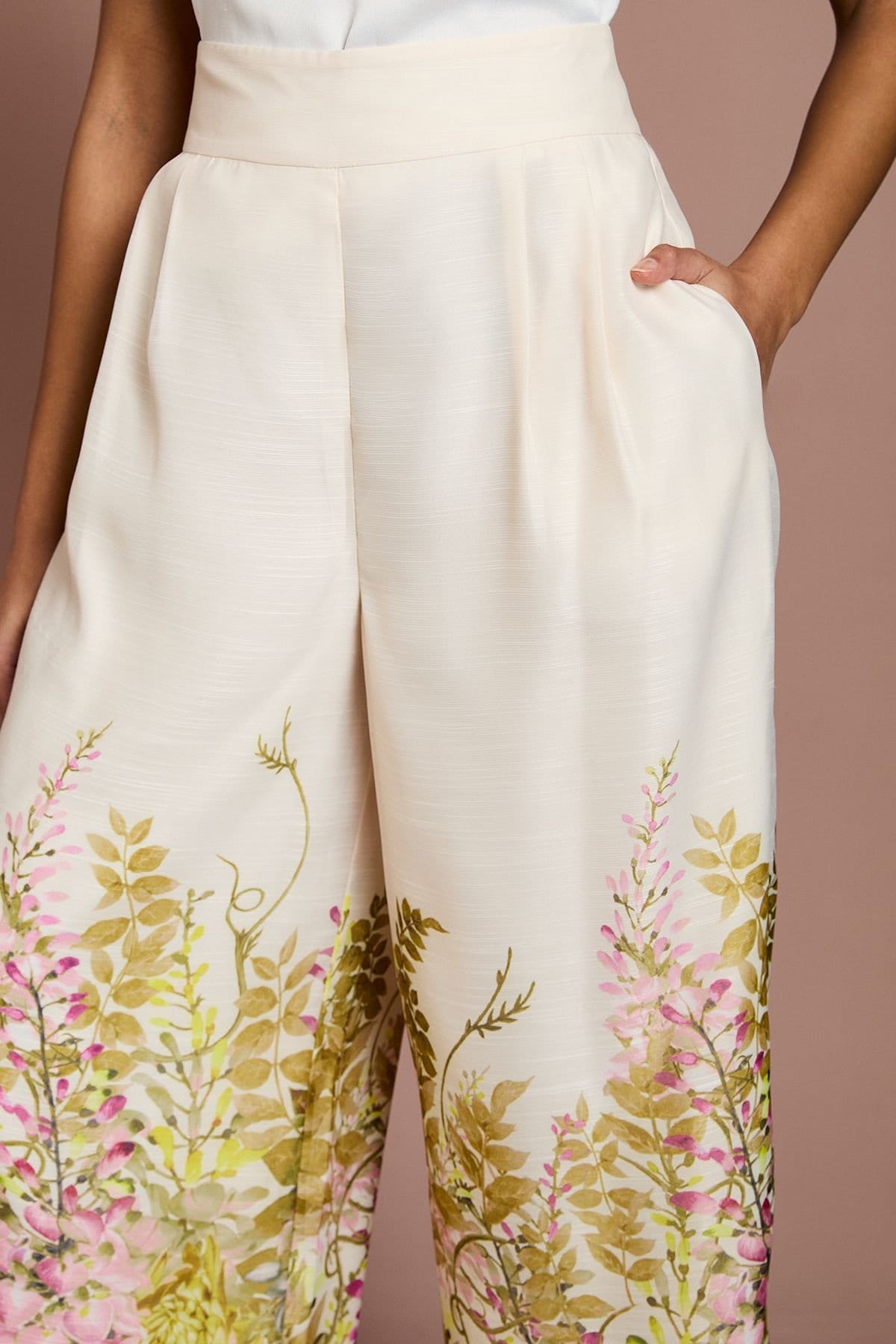 Coast Coast Women's Petite Placement Print Wide Leg Trouser in Yellow - 4