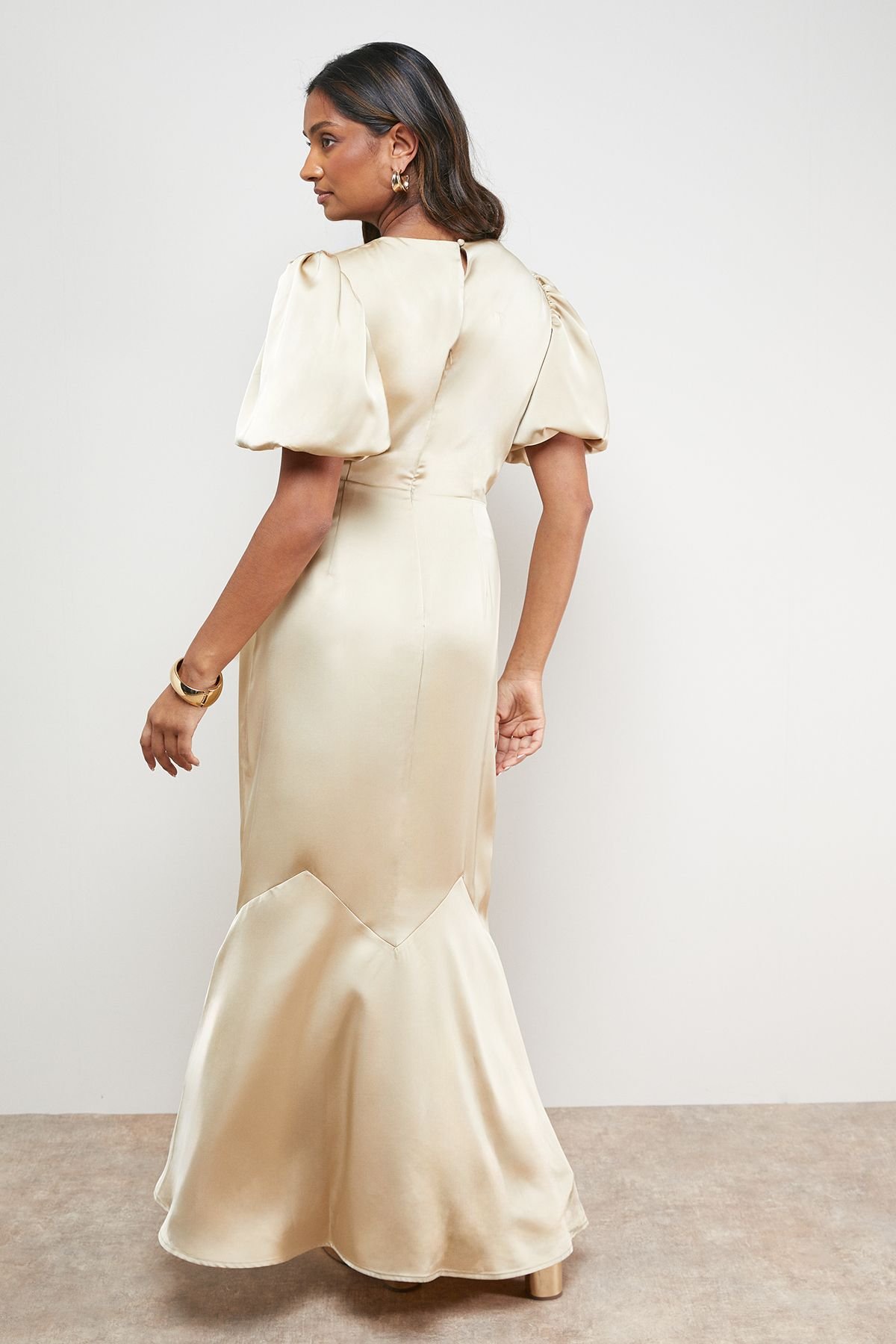 Oasis Oasis Women's Satin Puff Sleeve V Neck Fishtail Maxi Dress in Champagne - 3