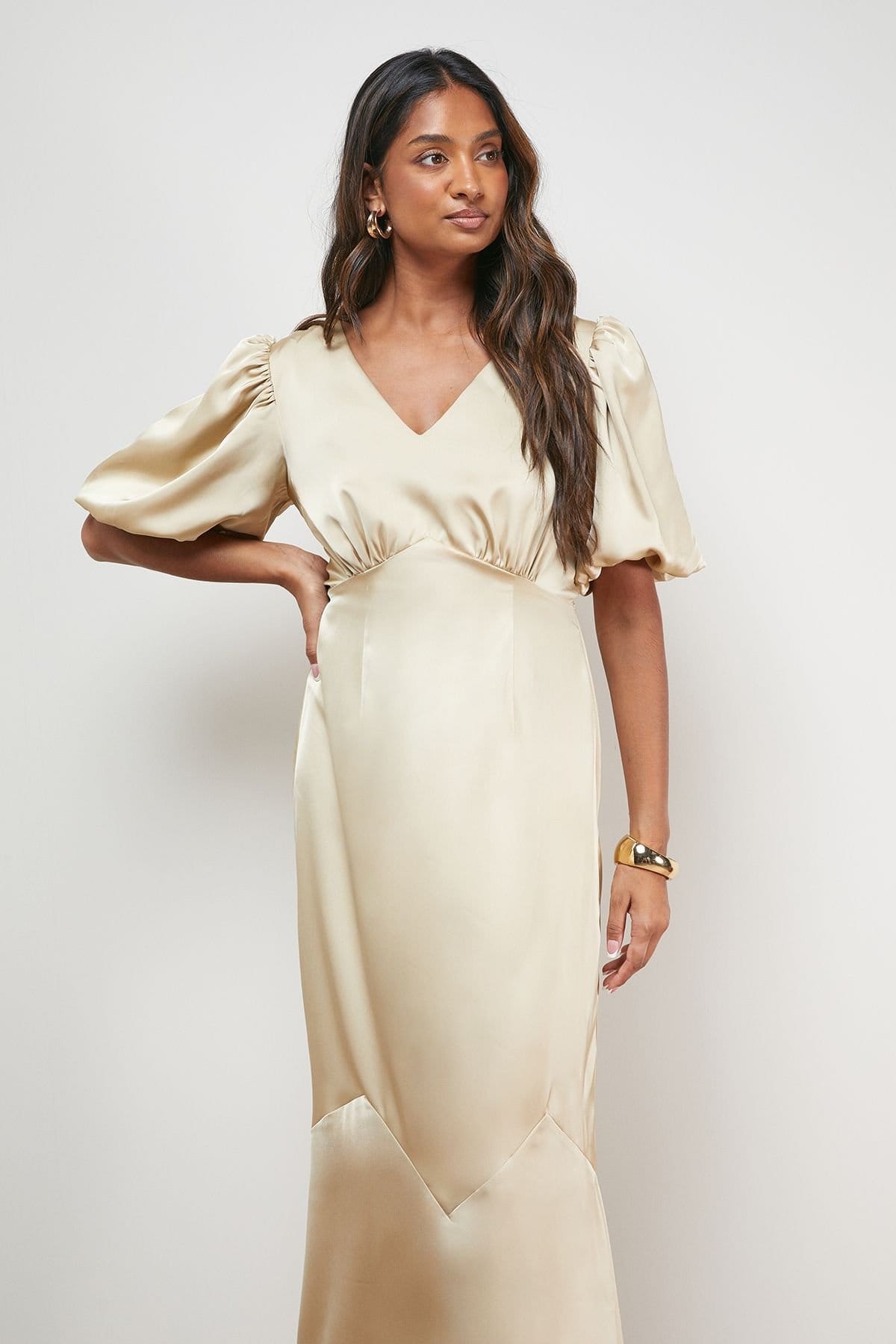 Oasis Oasis Women's Satin Puff Sleeve V Neck Fishtail Maxi Dress in Champagne - 4