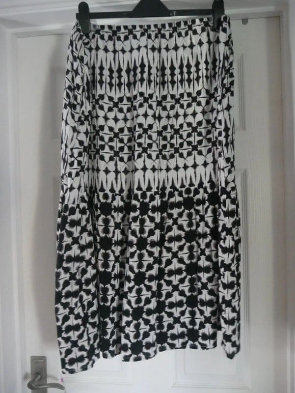 Roman Originals Roman Originals Skirt Size 18 Black White Abstract Print Button Front Midi New - 1