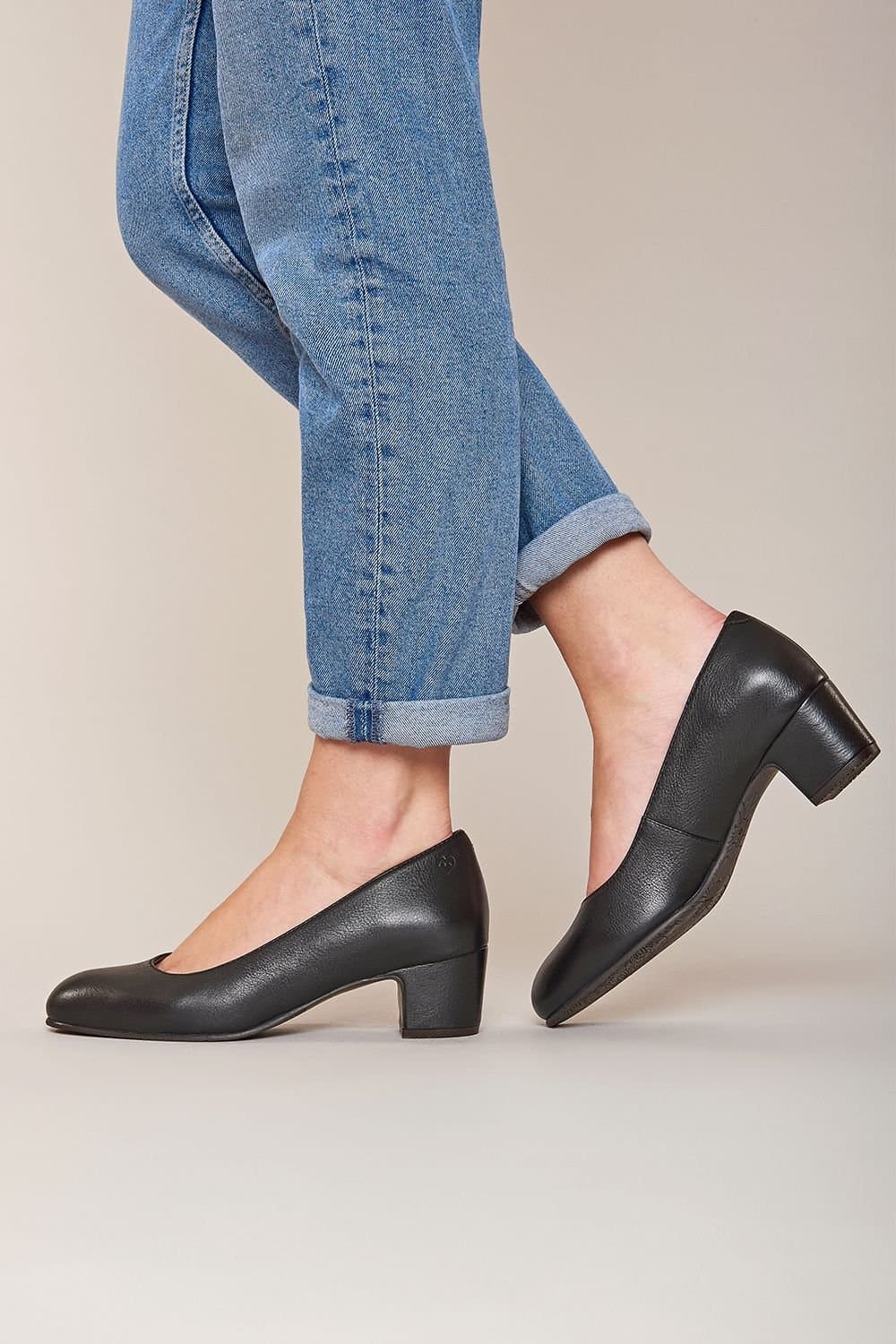 Moshulu Moshulu Women's 'Keel' Court Shoe in Black