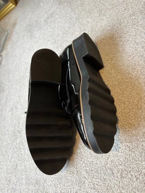 New Look Women’s patent lace up low heel shoe size 7