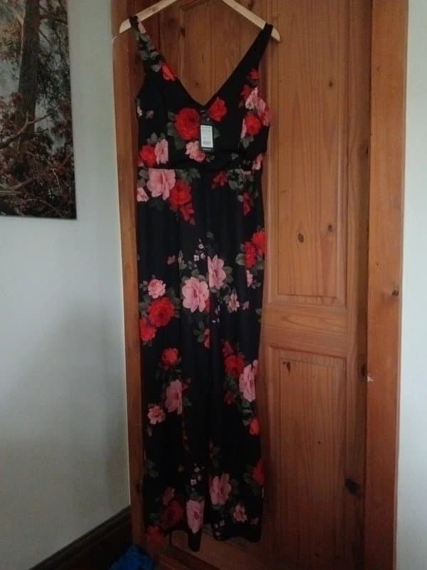 New Look New look black/red floral jumpsuit size 18,bnwt