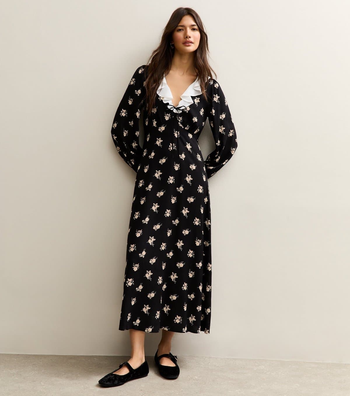 New Look Women's Black Floral Frill Collar Midi Dress New Look