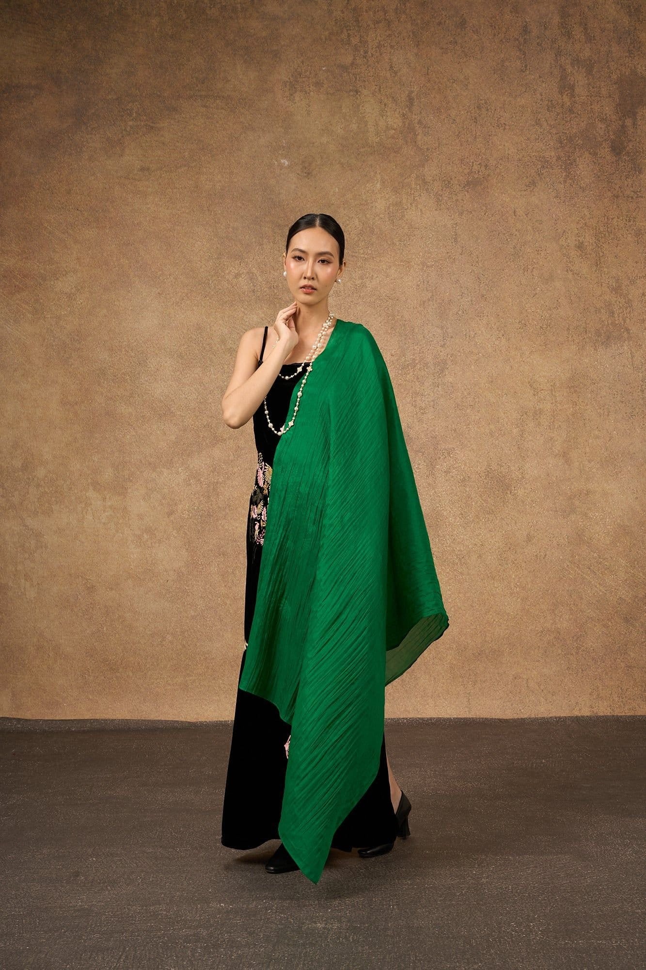 Silk and Bears Silk and Bears Women's Emeral Green Silk Scarf - Wedding Silk Shawl, Lightweight Wrap in Emerald - 4