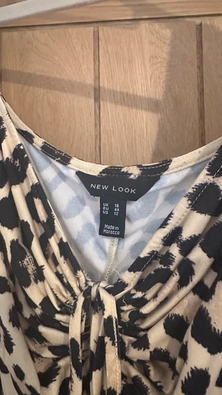 New Look New Look 16 bodycon ruched dress balloon sleeves