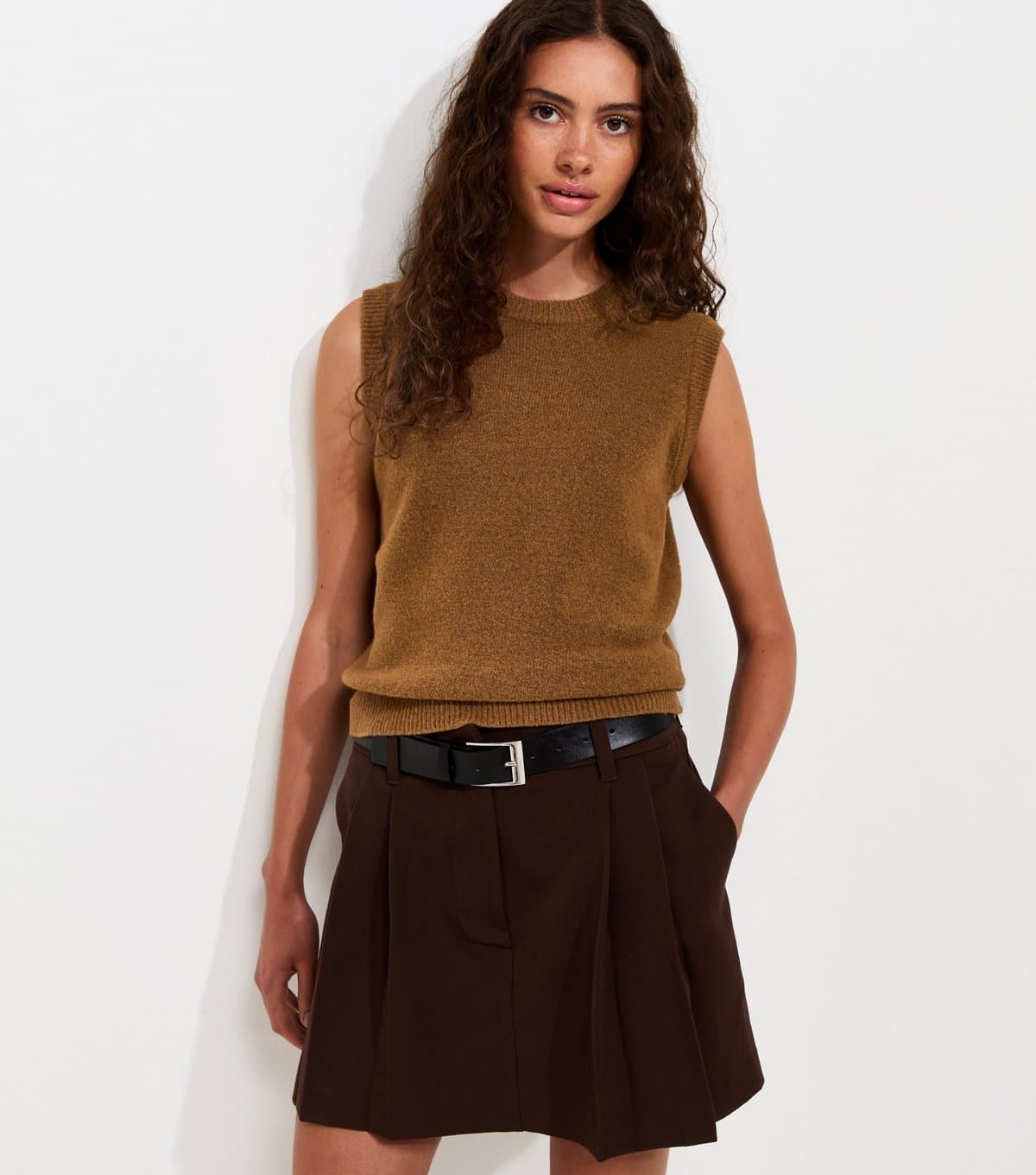 New Look Women's Tan Midweight Knit Meet The Jean Tabard Vest New Look