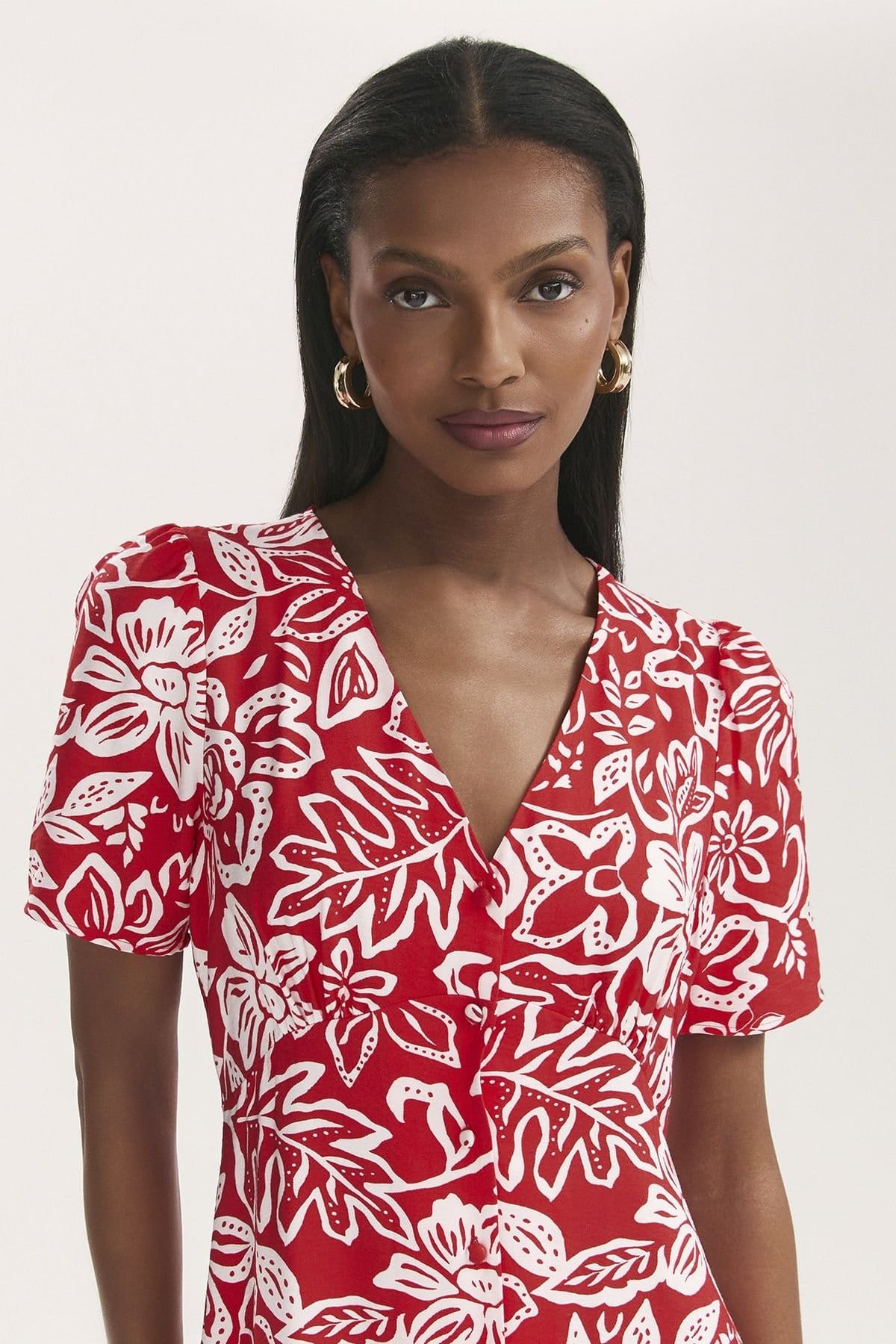 Finery London Finery London Women's Martina Floral Button Through Midi Dress in Scarlet - 4