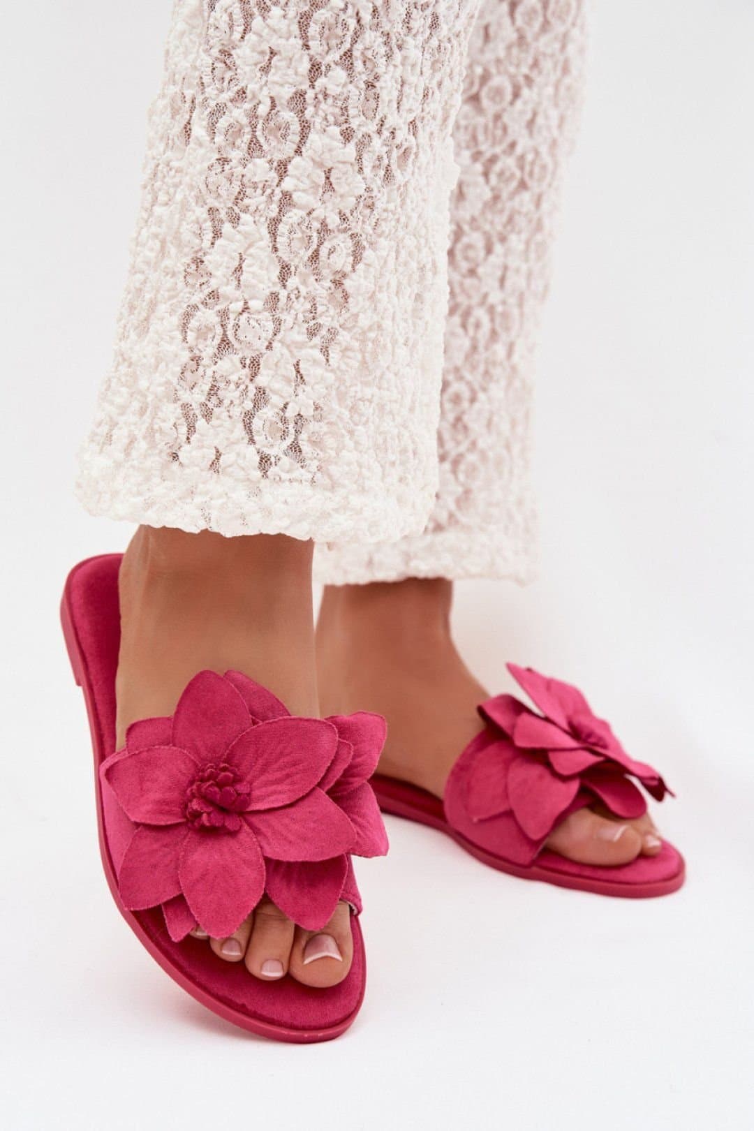 Love Lace Love Lace Women's Suede Flower Strap Flat Flip Flops for Summer Comfort Everyday in Pink