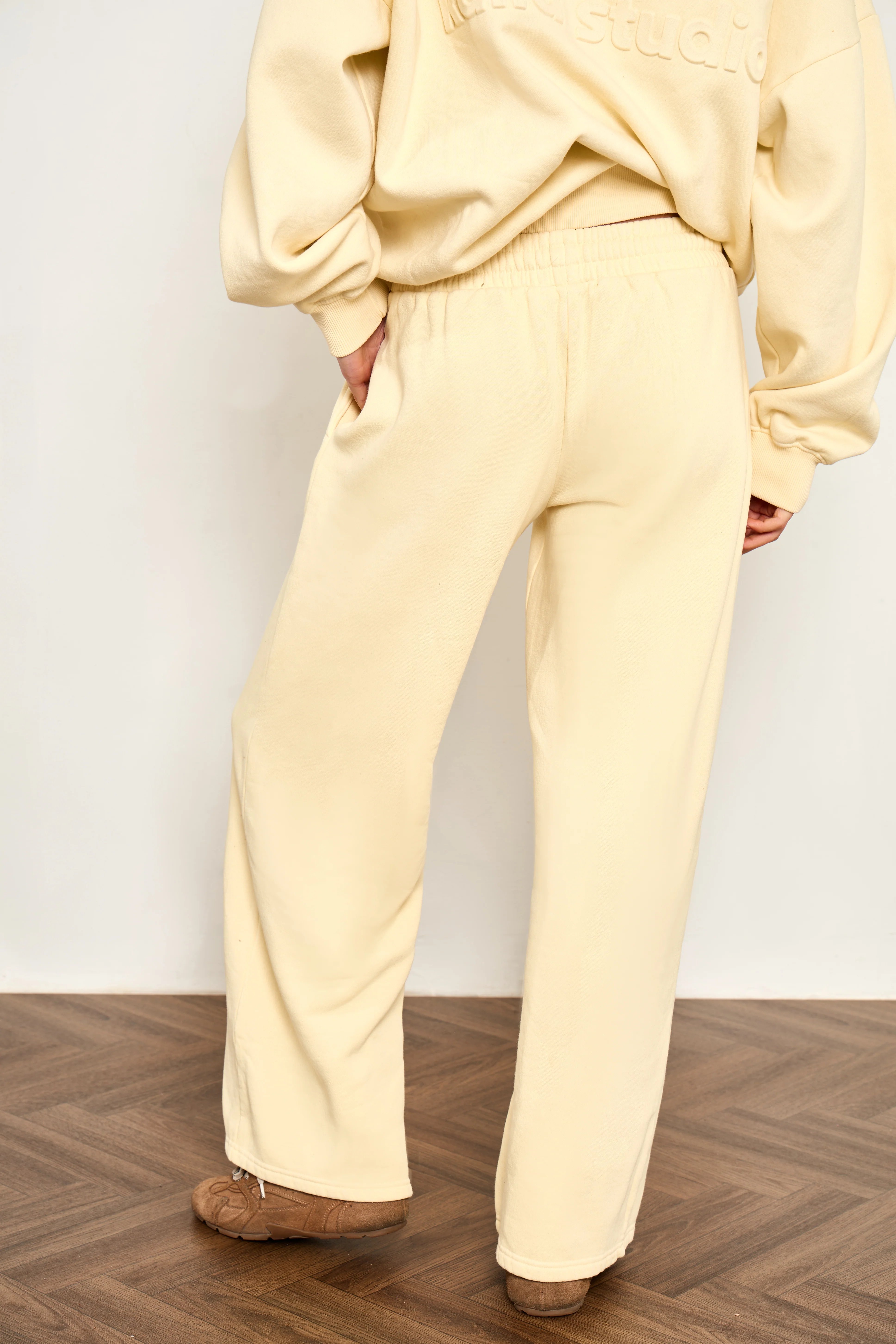Kaiia Kaiia Embossed Wide Leg Joggers Washed Butter Yellow - 4
