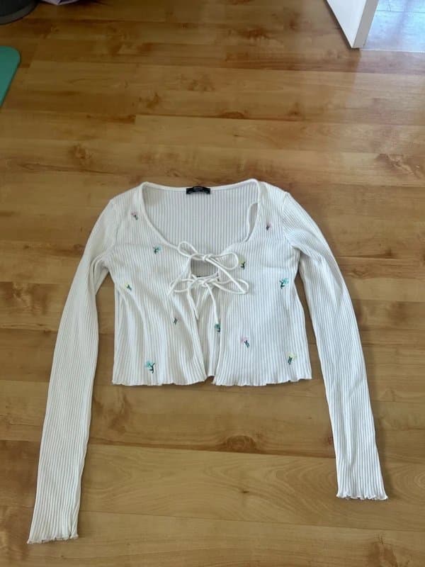 Bershka Floral white tie up cardigan and vest
