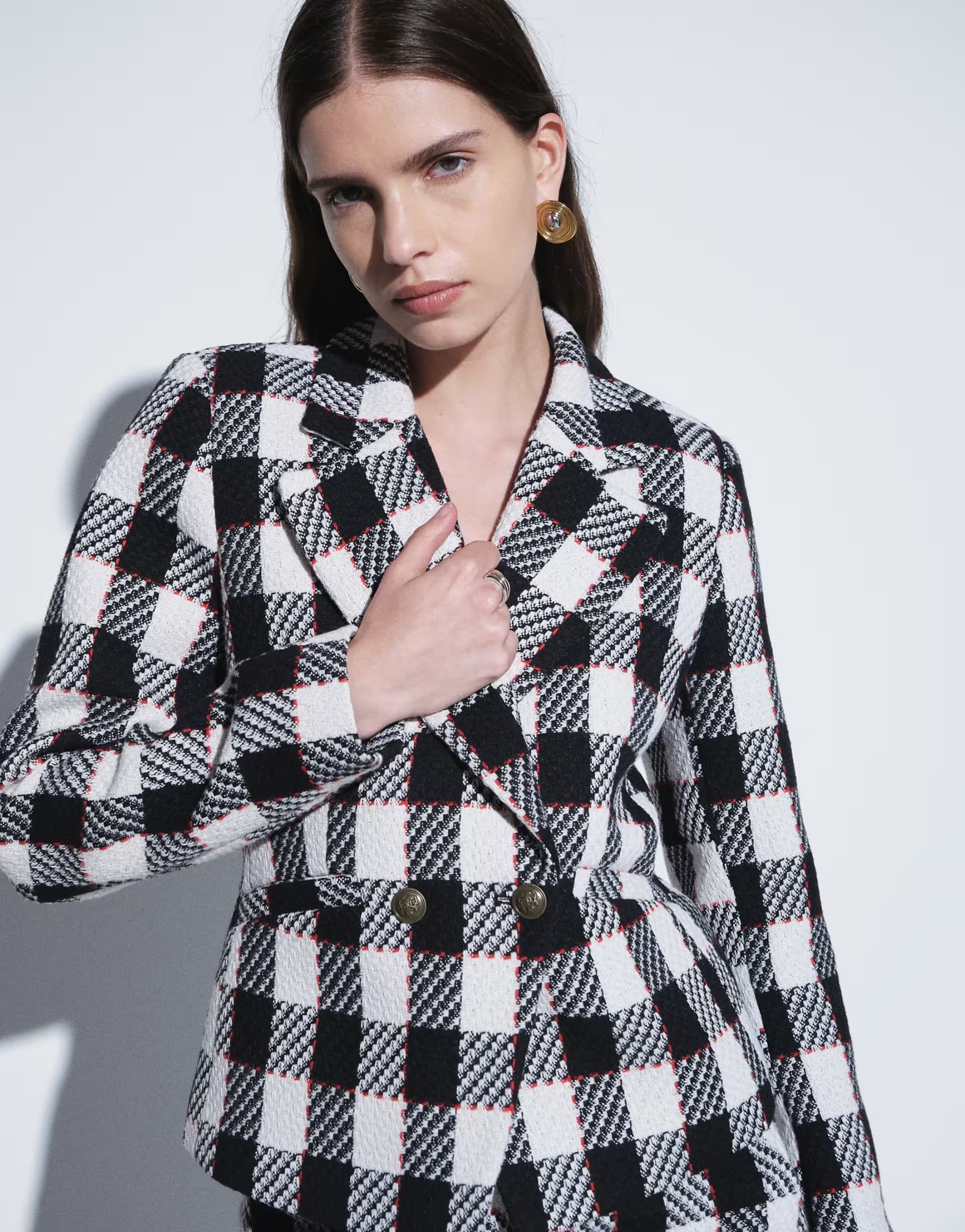 ASOS ASOS DESIGN Tailored double breasted boucle blazer with gold button detail in mono check with red stitching