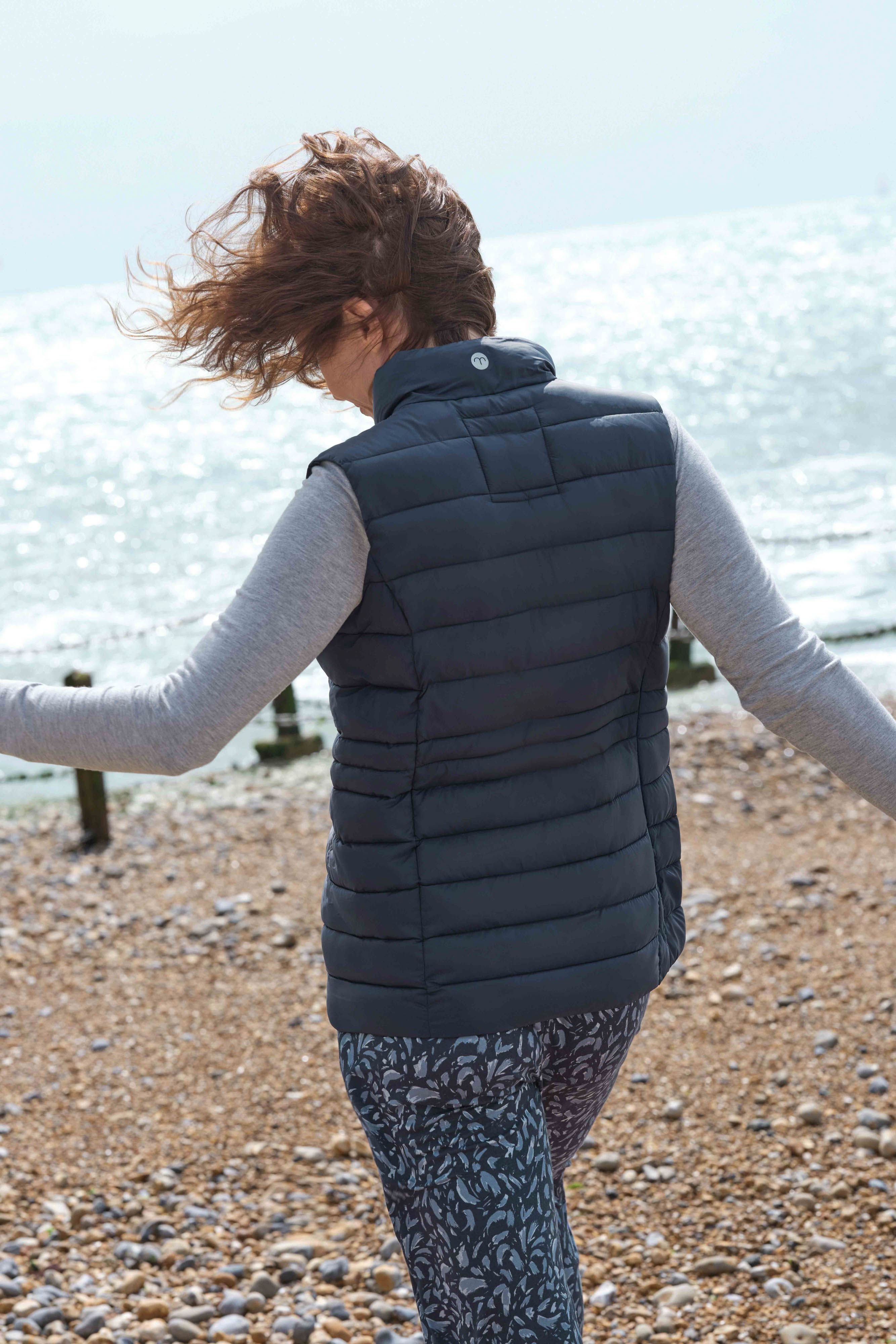 WoolOvers WoolOvers Women's Lynford Puffer Gilet in Navy - 4