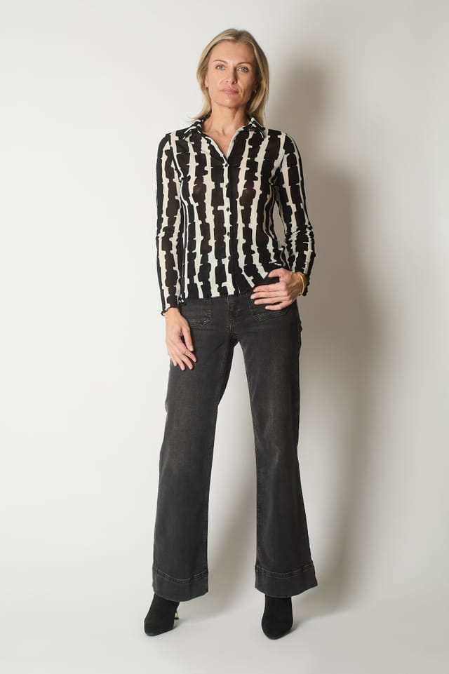 SOLO SOLO Women's Abstract Print Button-Up Shirt in Black - 2