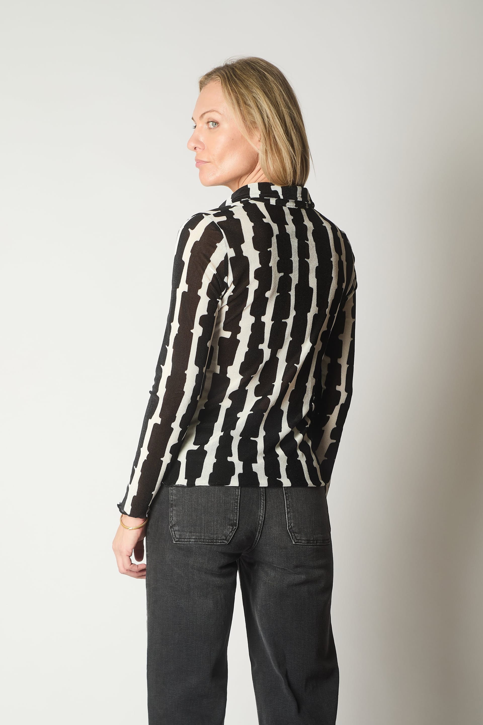SOLO SOLO Women's Abstract Print Button-Up Shirt in Black - 4