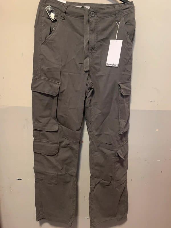 Bershka Bershka cargo pants size 10
