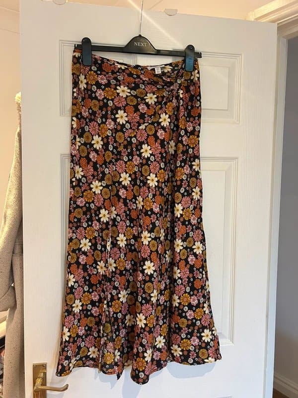 Topshop Pretty Topshop floral skirt